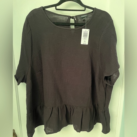 NEW! Torrid Short Sleeve Tiered Top - Picture 7 of 8